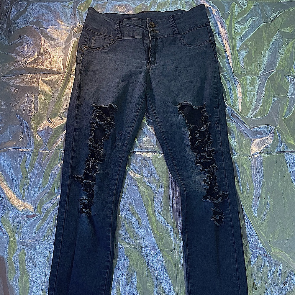 ripped skinny jeans